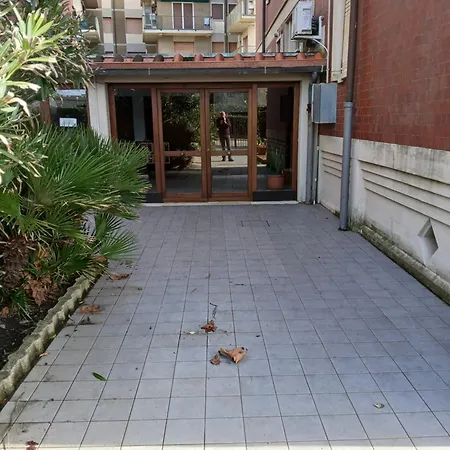 Fra Le Cinque Terre E La Versilia Marinella di Sarzana